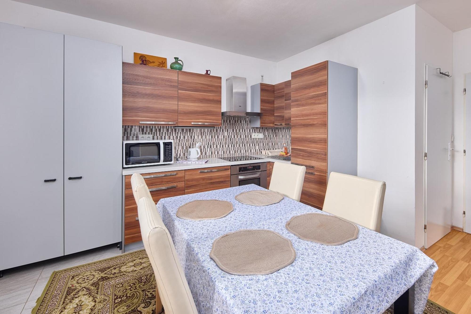 Cutie Apartment Bratislava Bagian luar foto