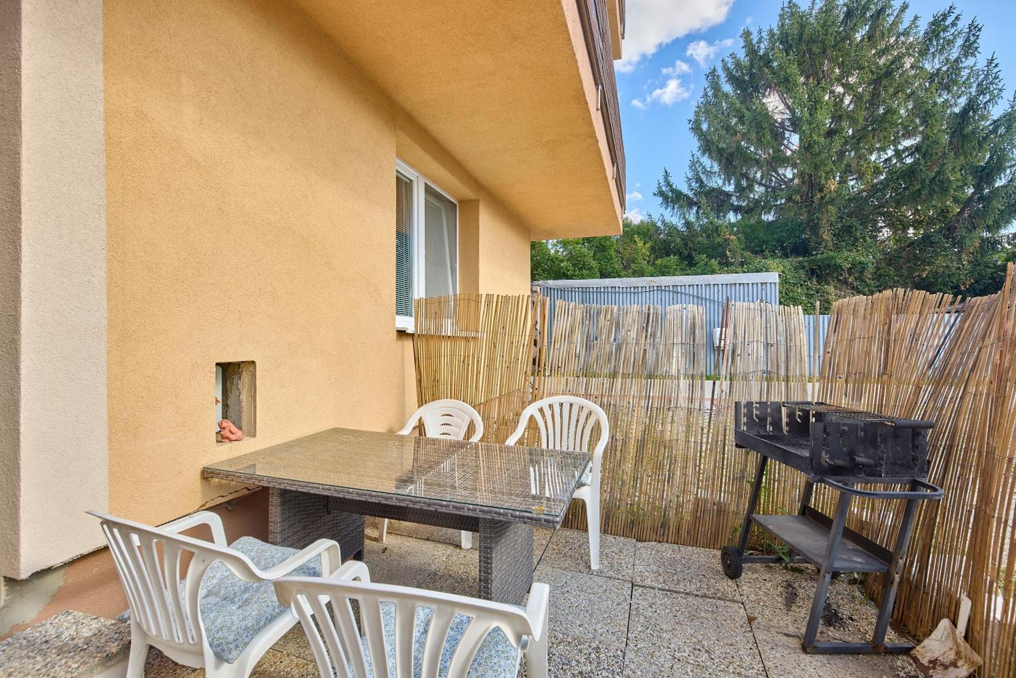 Cutie Apartment Bratislava Bagian luar foto
